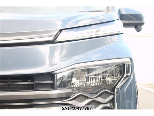 Toyota VOXY 2023-05 7981497-10