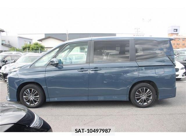 Toyota VOXY 2023-05 7981497-12