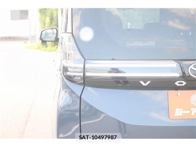 Toyota VOXY 2023-05 7981497-14