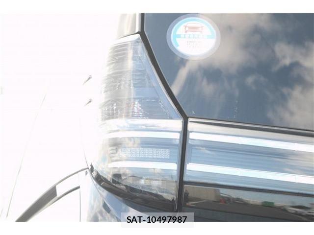 Toyota VOXY 2023-05 7981497-15