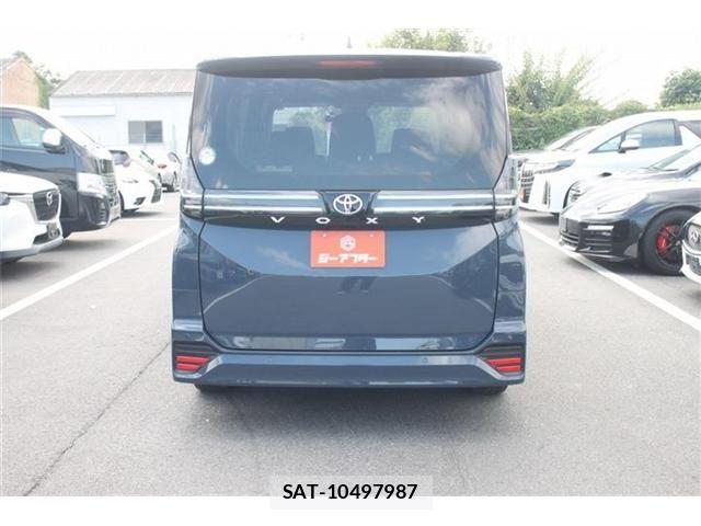 Toyota VOXY 2023-05 7981497-16