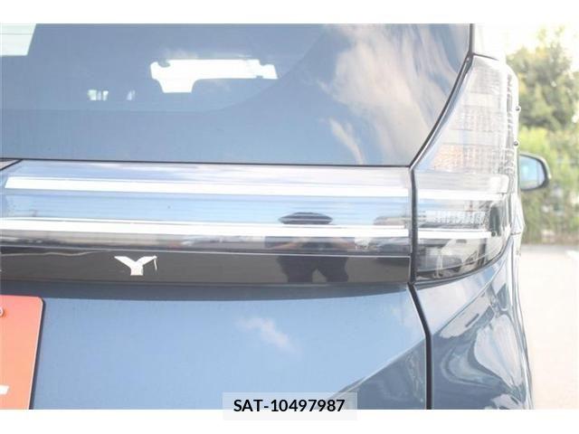 Toyota VOXY 2023-05 7981497-17