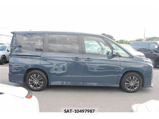 Toyota VOXY 2023-05 7981497-20