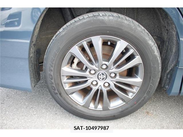 Toyota VOXY 2023-05 7981497-24