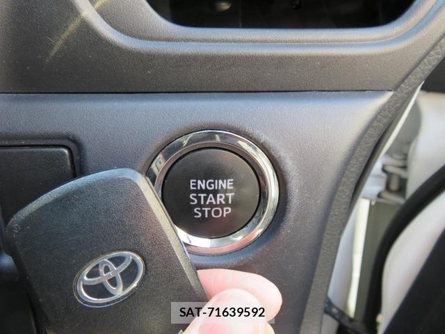 Toyota VOXY 2014-11 7981510-12
