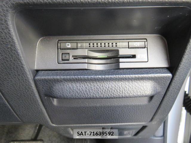 Toyota VOXY 2014-11 7981510-19