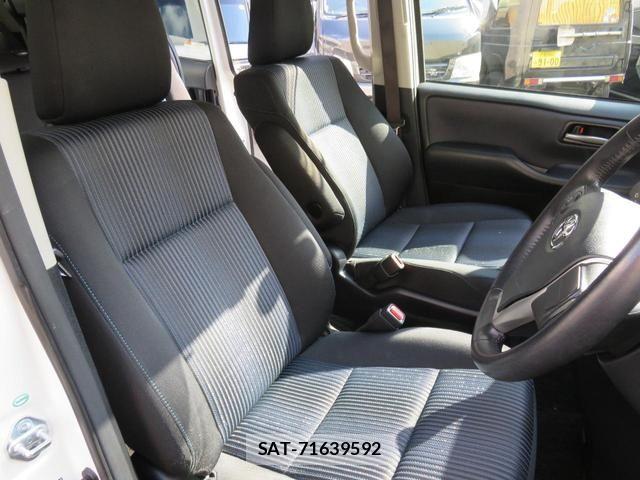 Toyota VOXY 2014-11 7981510-20