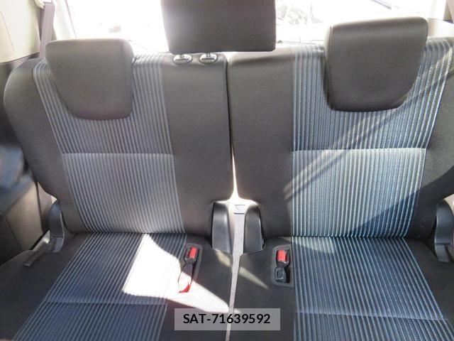 Toyota VOXY 2014-11 7981510-21