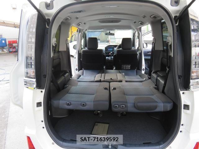 Toyota VOXY 2014-11 7981510-25