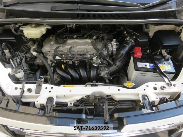 Toyota VOXY 2014-11 7981510-27