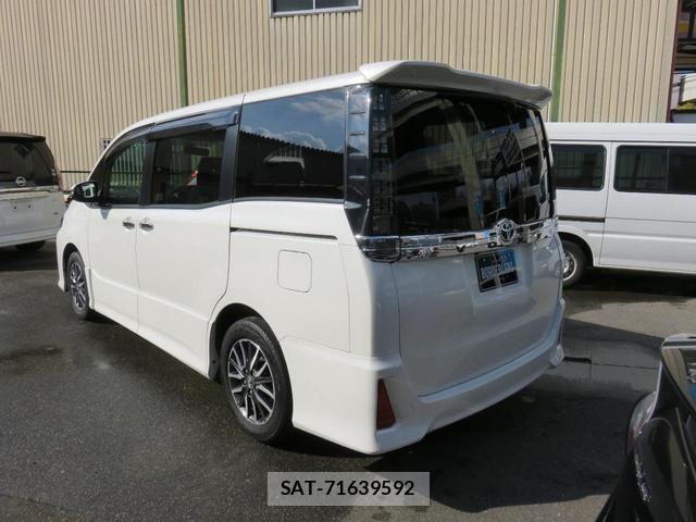 Toyota VOXY 2014-11 7981510-5