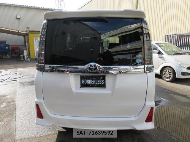 Toyota VOXY 2014-11 7981510-6