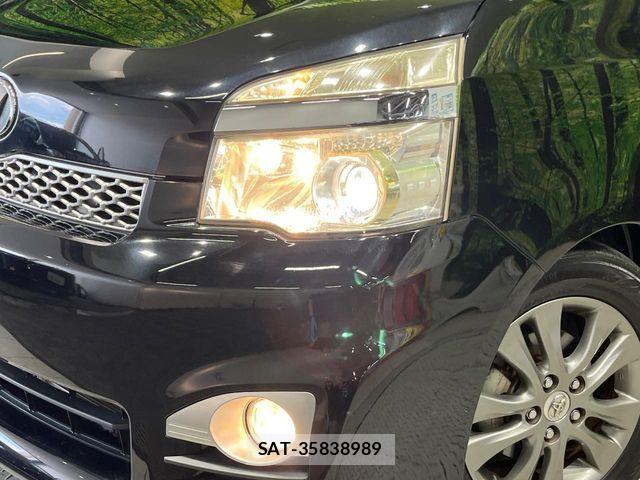 Toyota VOXY 2013-11 7981514-13