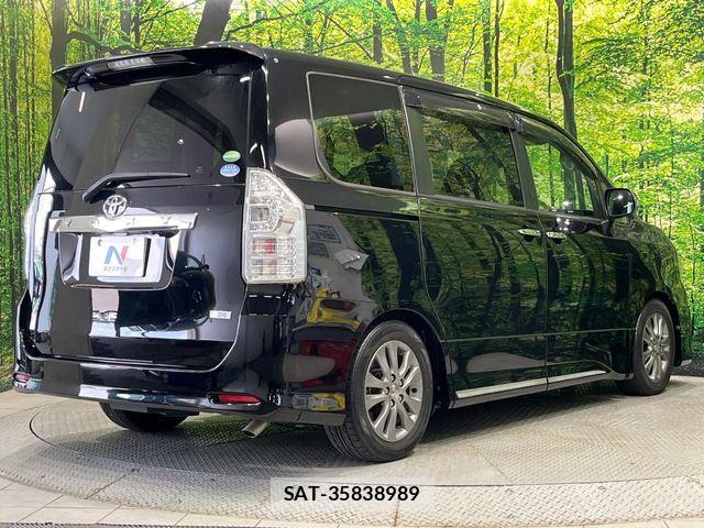 Toyota VOXY 2013-11 7981514-17