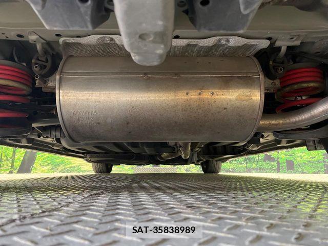Toyota VOXY 2013-11 7981514-19