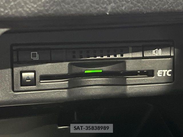 Toyota VOXY 2013-11 7981514-6