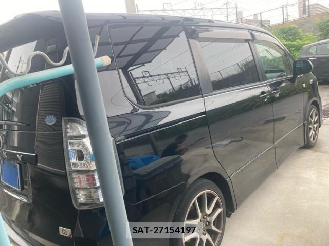 Toyota VOXY 2013-01 7981515-9