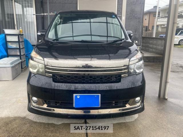 Toyota VOXY 2013-01 7981515-1