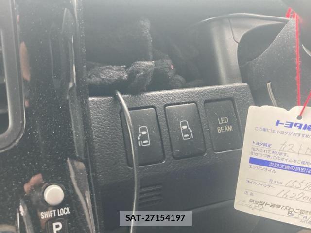 Toyota VOXY 2013-01 7981515-19