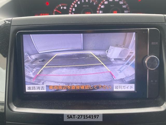 Toyota VOXY 2013-01 7981515-23