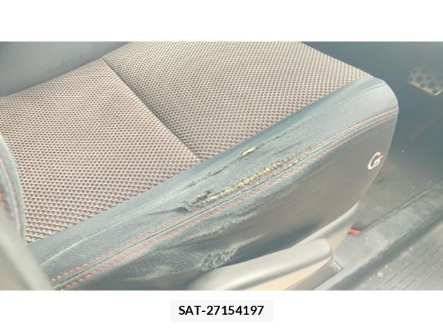 Toyota VOXY 2013-01 7981515-27