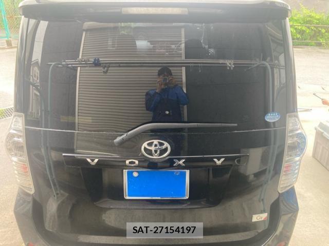 Toyota VOXY 2013-01 7981515-8