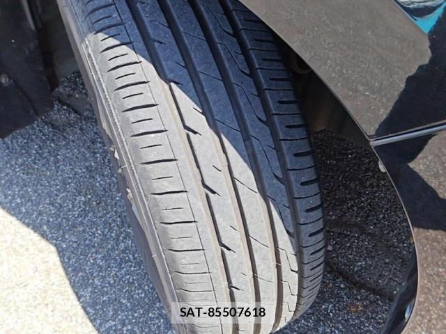 Toyota VOXY 2016-06 7981507-11