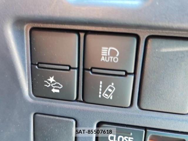 Toyota VOXY 2016-06 7981507-13