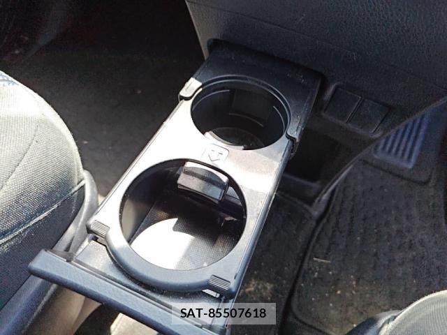 Toyota VOXY 2016-06 7981507-19