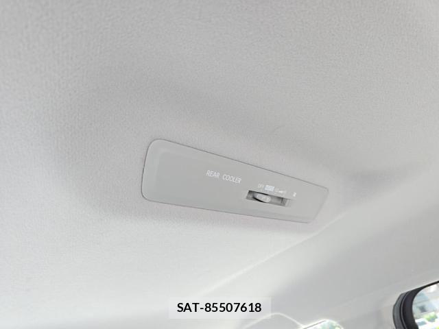 Toyota VOXY 2016-06 7981507-23