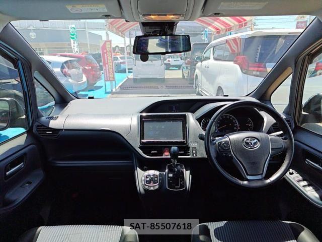 Toyota VOXY 2016-06 7981507-2