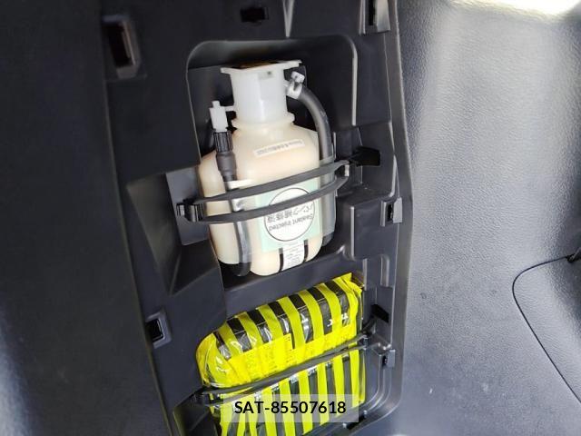 Toyota VOXY 2016-06 7981507-29