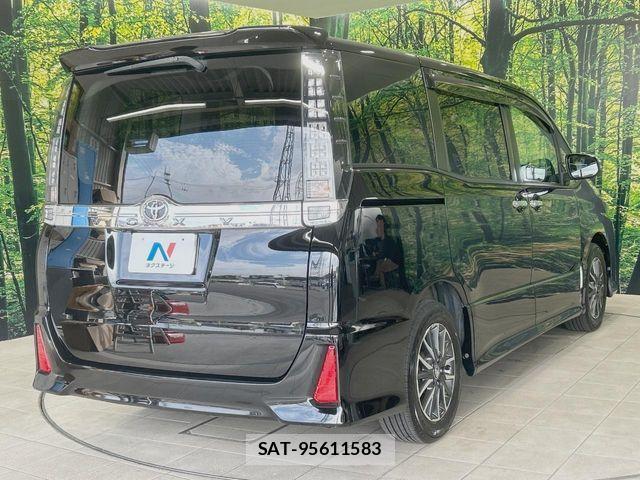 Toyota VOXY 2016-09 7981503-17