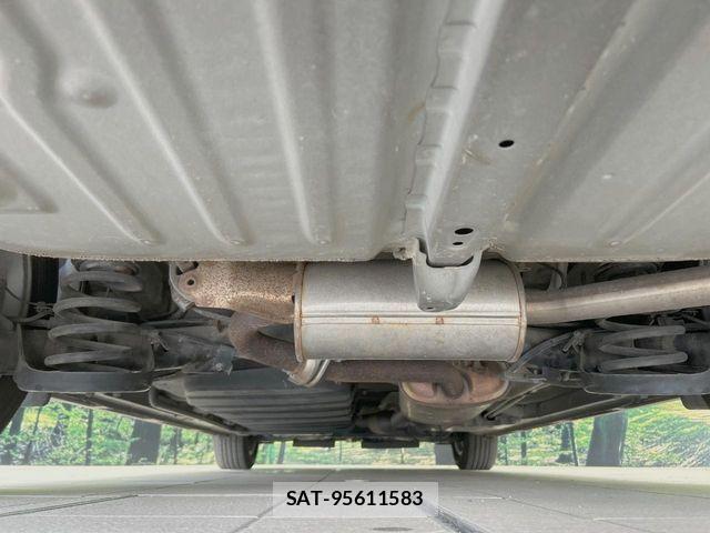 Toyota VOXY 2016-09 7981503-19