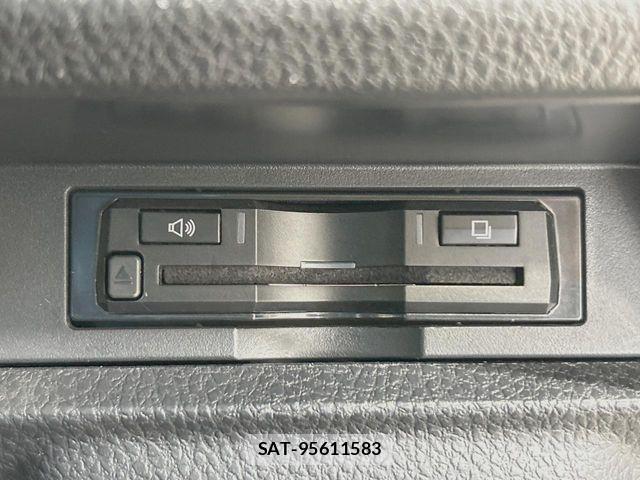 Toyota VOXY 2016-09 7981503-6