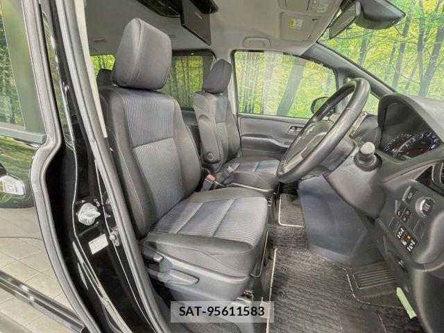 Toyota VOXY 2016-09 7981503-7