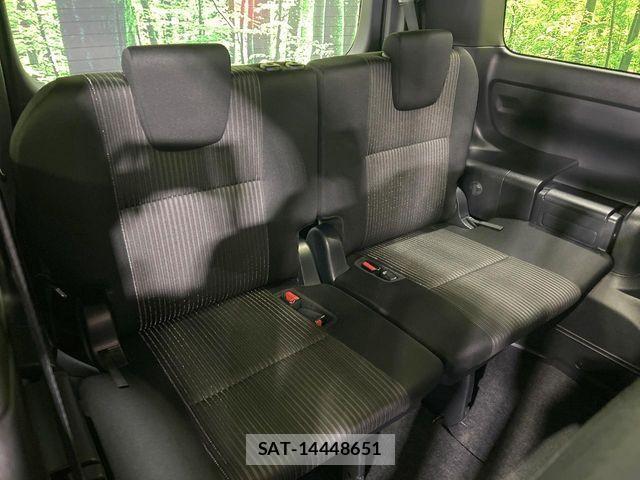 Toyota VOXY 2018-12 7981495-9