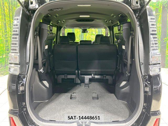 Toyota VOXY 2018-12 7981495-10