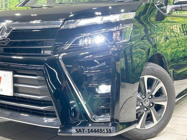 Toyota VOXY 2018-12 7981495-12