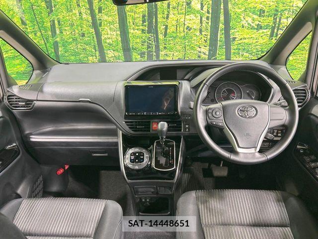 Toyota VOXY 2018-12 7981495-1