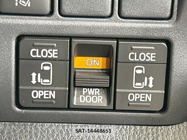 Toyota VOXY 2018-12 7981495-3