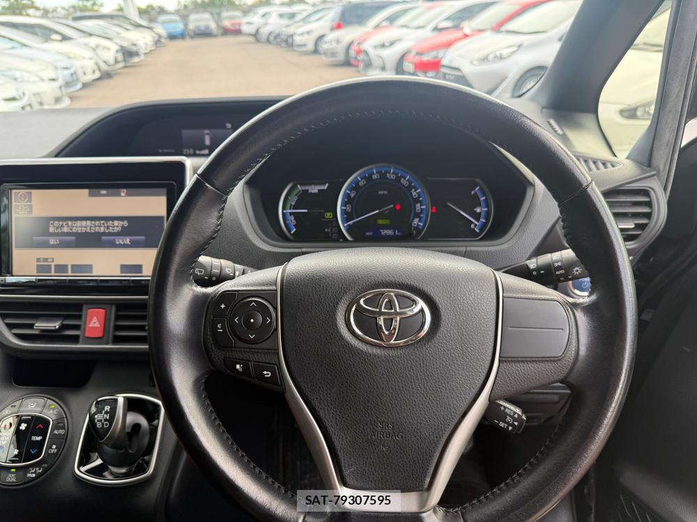 Toyota VOXY HYBRID 2015-03 1289514-12