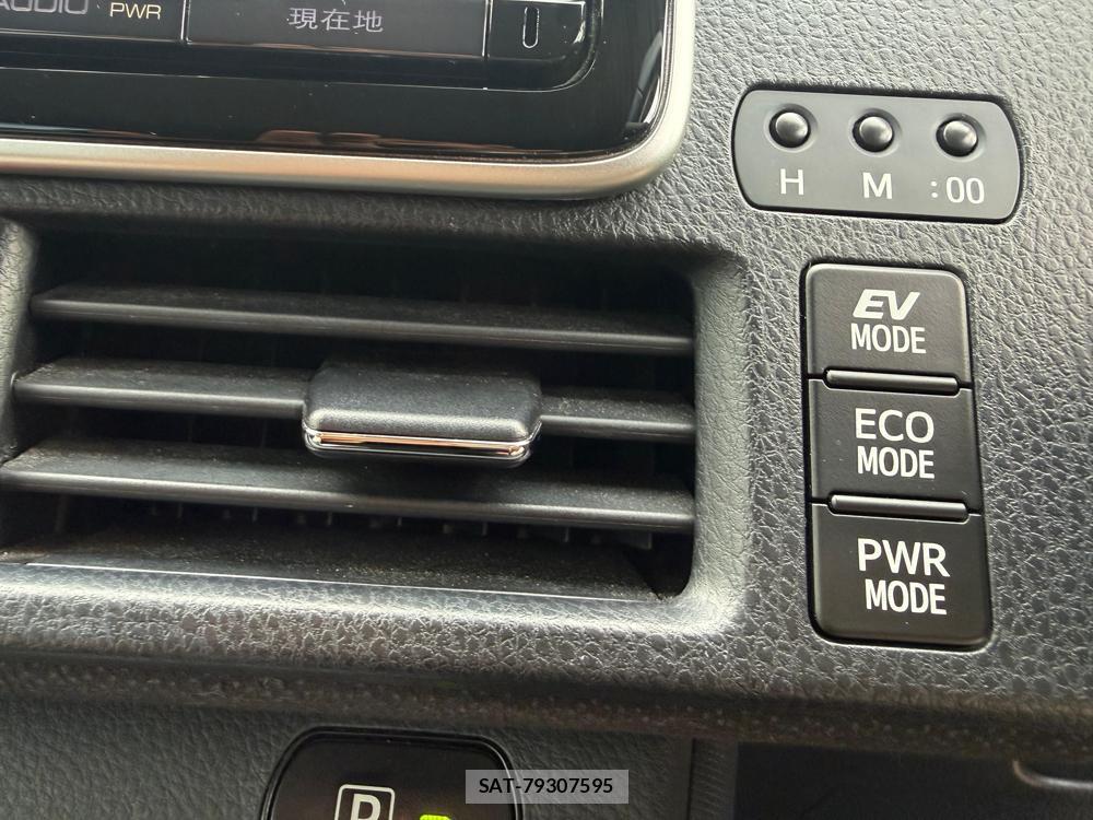 Toyota VOXY HYBRID 2015-03 1289514-18