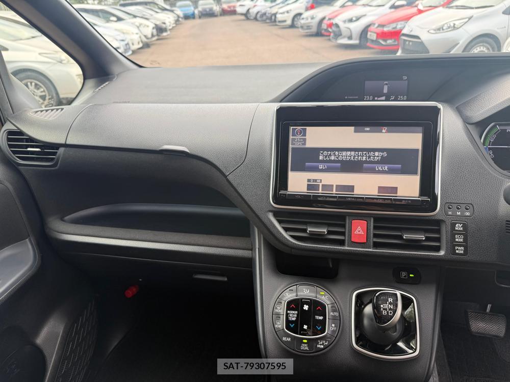Toyota VOXY HYBRID 2015-03 1289514-19