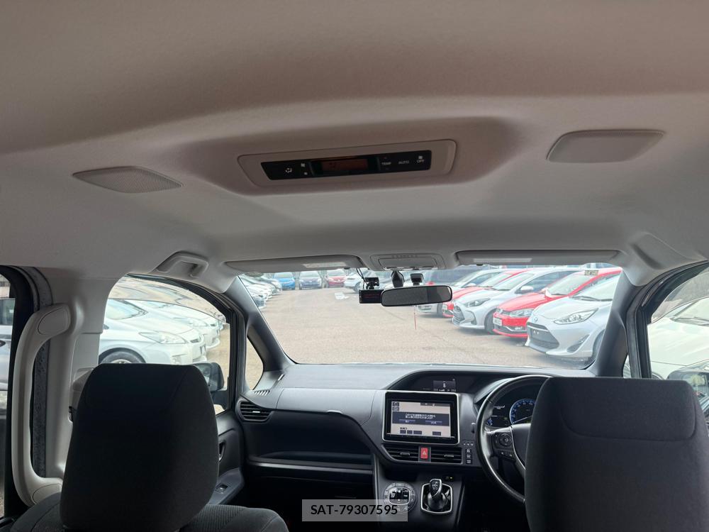 Toyota VOXY HYBRID 2015-03 1289514-25