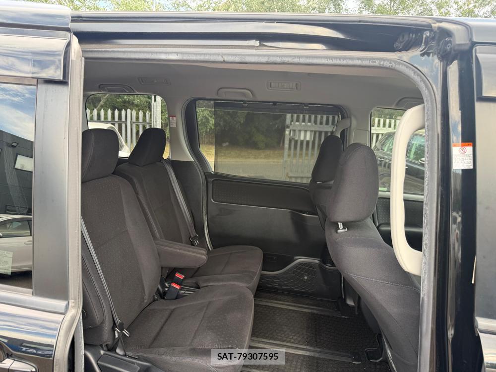 Toyota VOXY HYBRID 2015-03 1289514-8