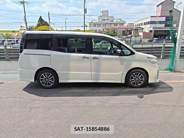 Toyota VOXY 2015-09 8039093-9