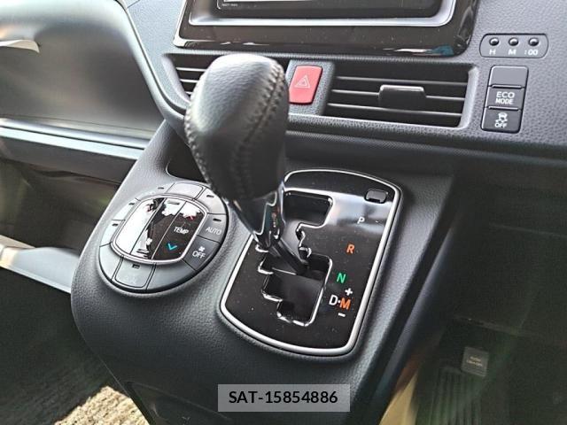 Toyota VOXY 2015-09 8039093-13
