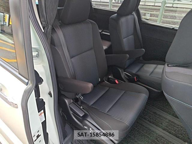 Toyota VOXY 2015-09 8039093-25