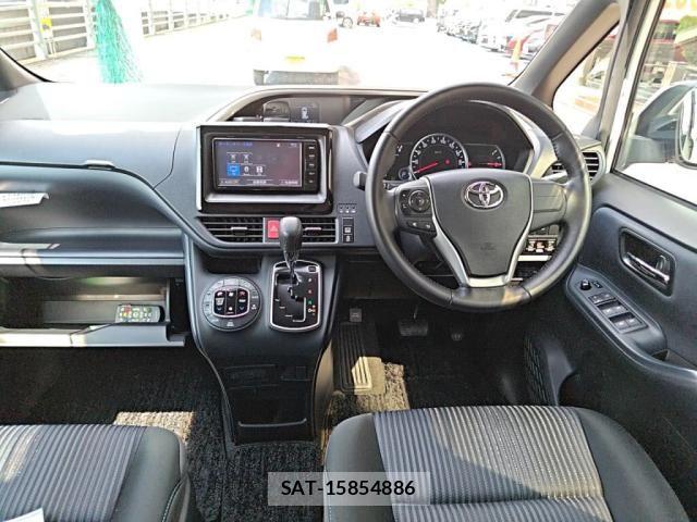 Toyota VOXY 2015-09 8039093-2